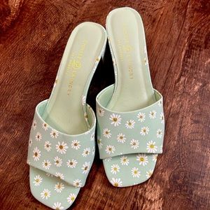 Chinese laundry Size 7